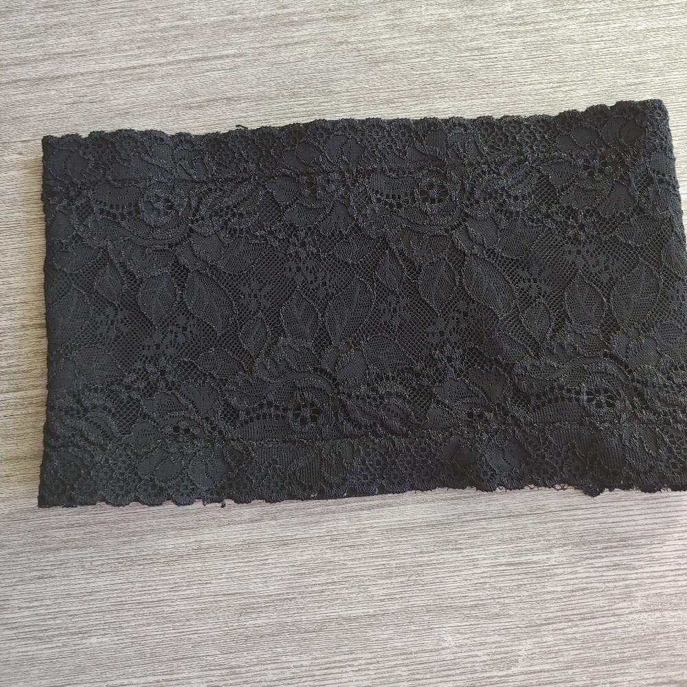 Zenana Outfitters Black Lace Bandau Bra